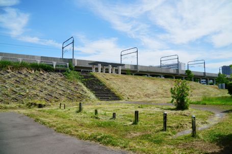 鉄道沿い