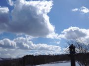 春一番の上雨紛